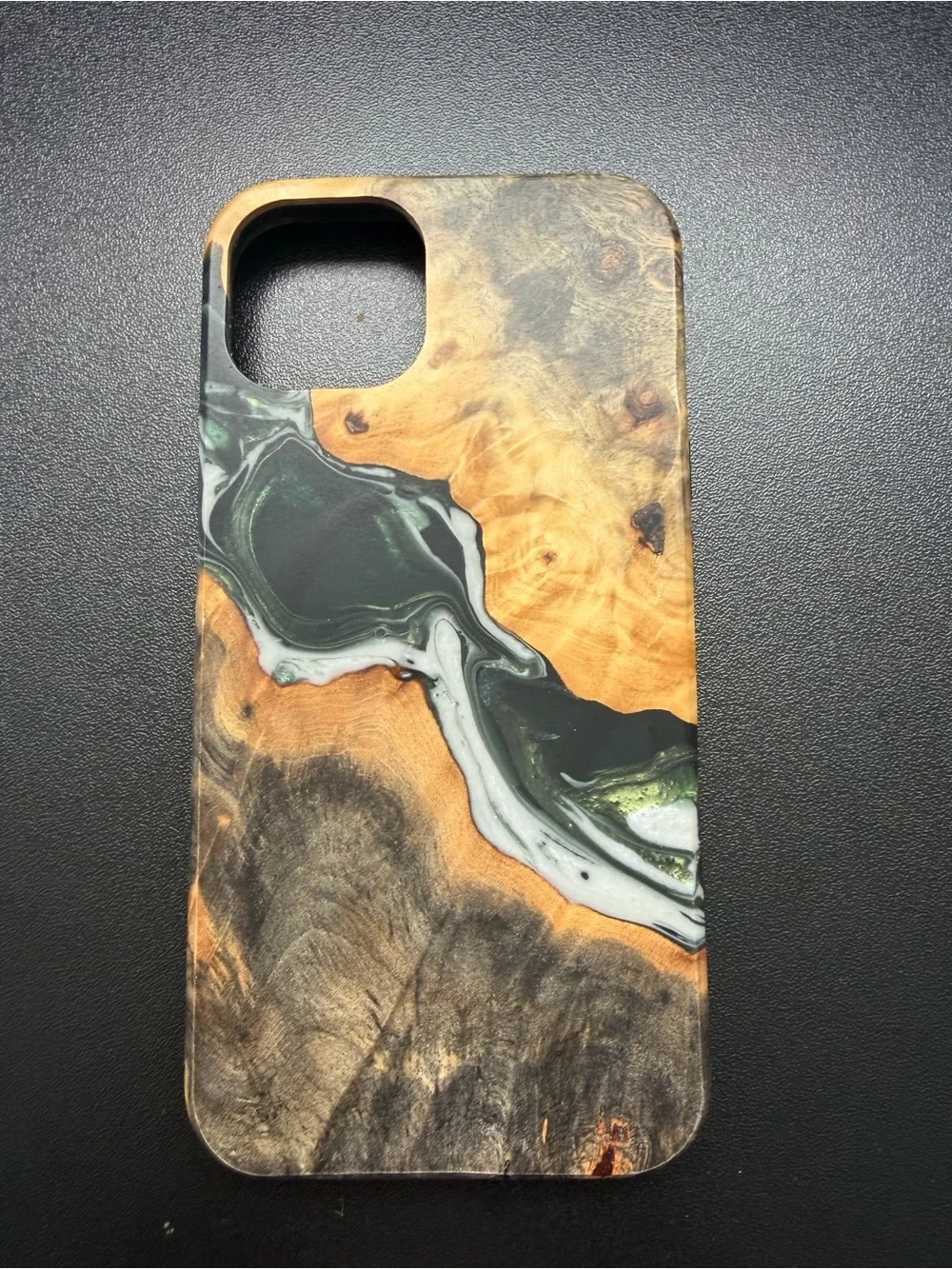 NWOT Carved Traveler iPhone 13/14 Live Edge Phone Cases Real Wood Resin MagSafe